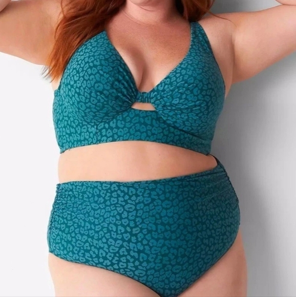 Cacique NWT Bikini Top Size 44H. - Picture 1 of 9